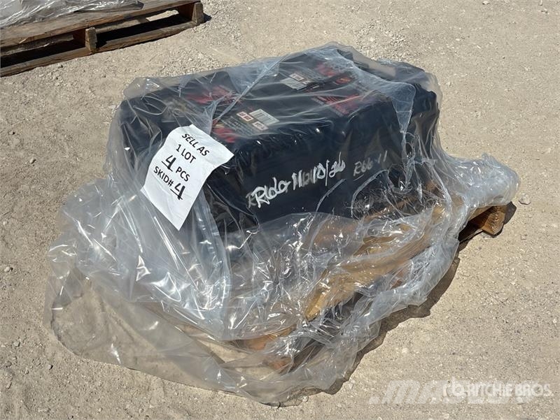  Quantity of (4) 1 Gauge, 25 ft Heavy Duty Booster  مكونات أخرى