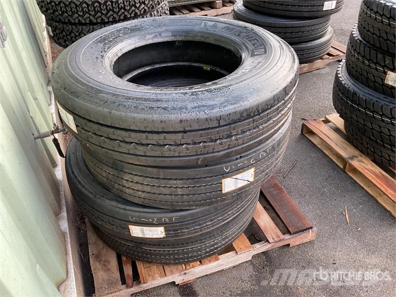  Quantity of (4) 11R22.5 Tires Transport - Inne