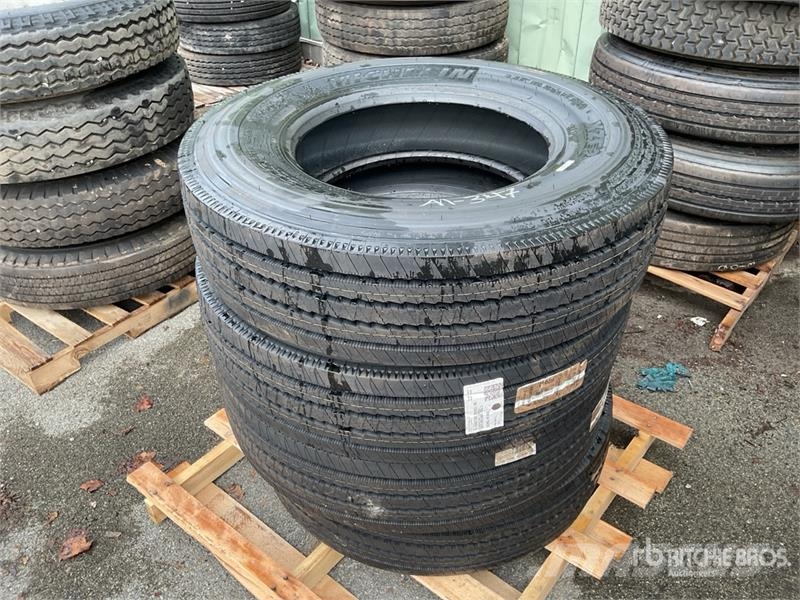 Quantity of (4) 11R22.5 Tires Transport – ostalo
