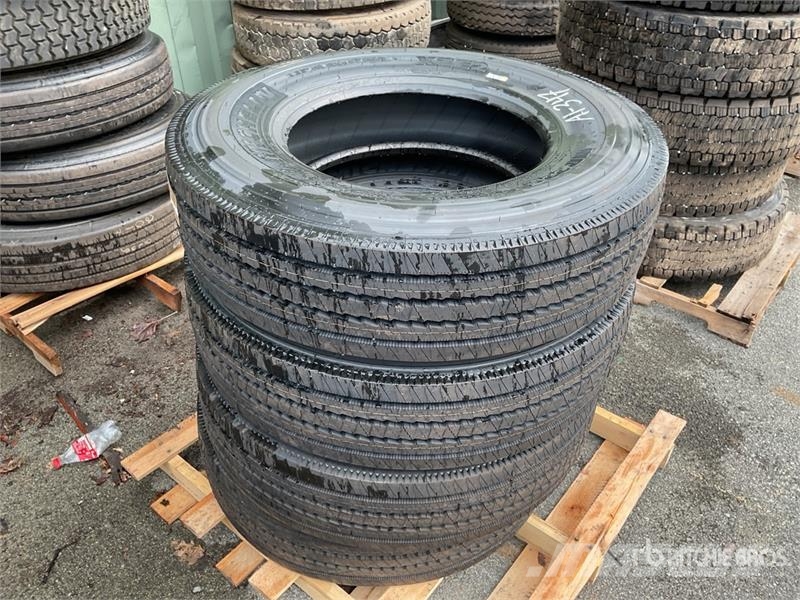 Quantity of (4) 11R22.5 Tires Transport – ostalo
