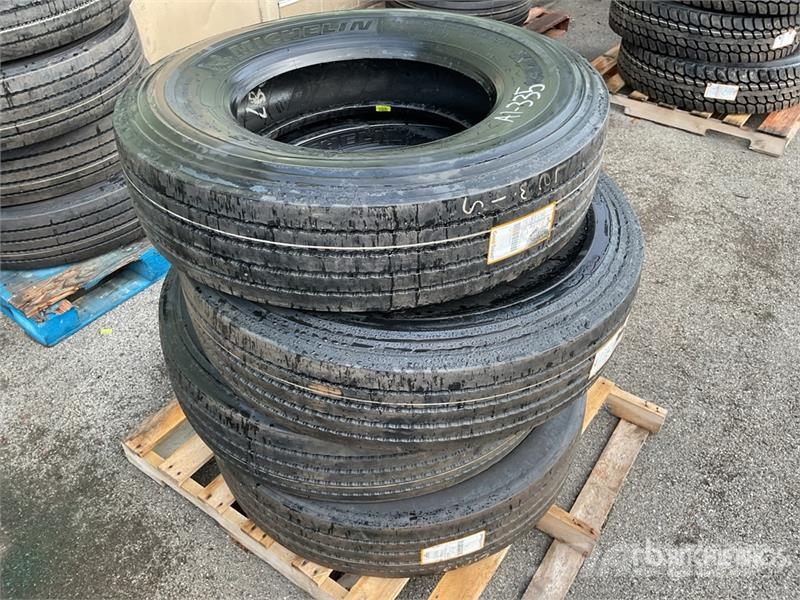 Quantity of (4) 11R22.5 Tires Transport – ostalo