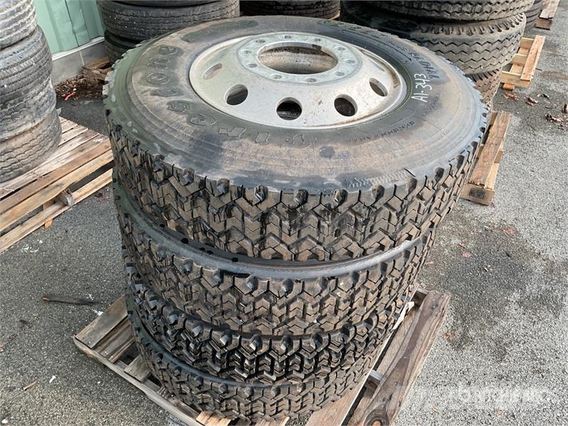 Quantity of (4) 11R22.5 Tires w/ Wheels Transport - Inne