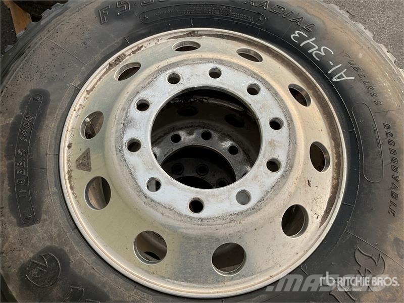 Quantity of (4) 11R22.5 Tires w/ Wheels Transport - Inne