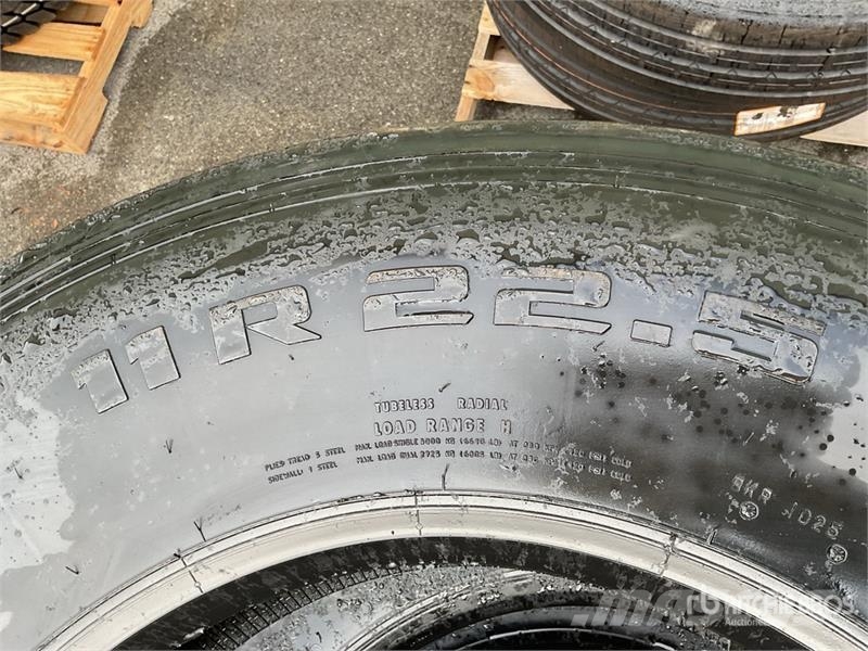 Quantity of (4) 11R22.5 Tires Transport - Inne