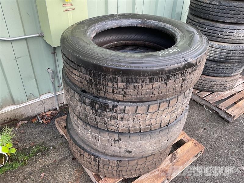 Quantity of (4) 11R24.5 Tires w/(2) Wheels Transport - Inne
