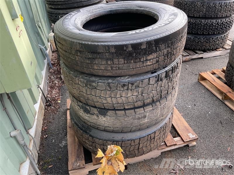 Quantity of (4) 11R24.5 Tires w/(2) Wheels Transport - Inne