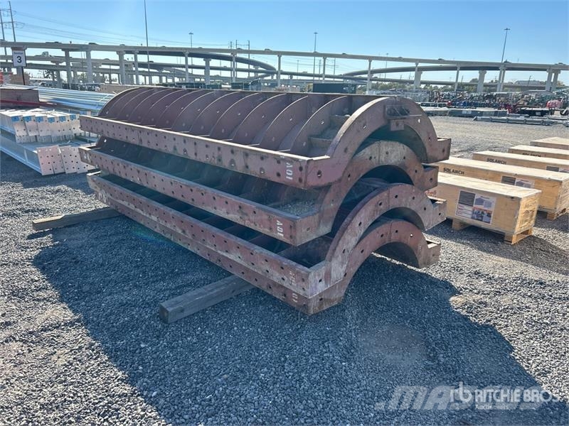  Quantity of (4) Concrete Forms Concrete accessories