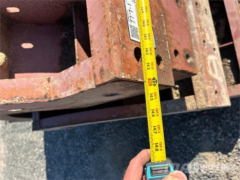  Quantity of (4) Concrete Forms Concrete accessories