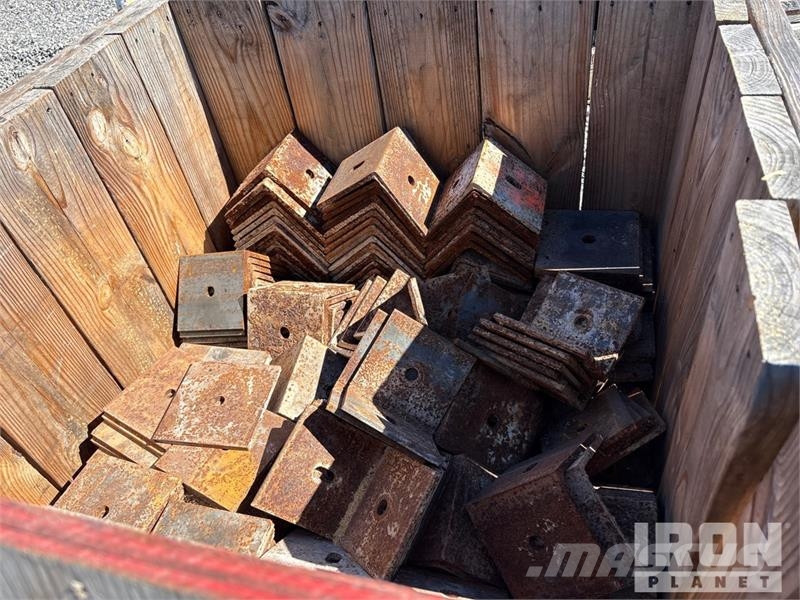 Quantity of (4) Crates of Hardware and Plates Andre komponenter