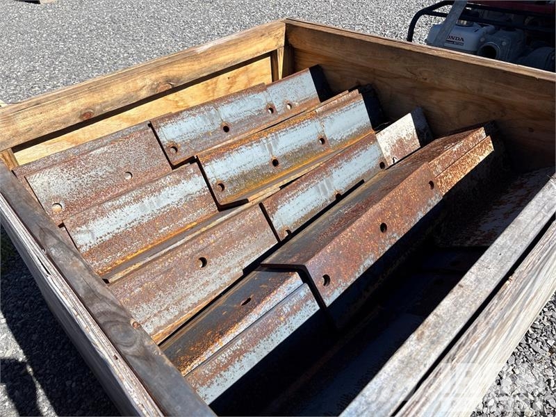 Quantity of (4) Crates of Hardware and Plates Andre komponenter