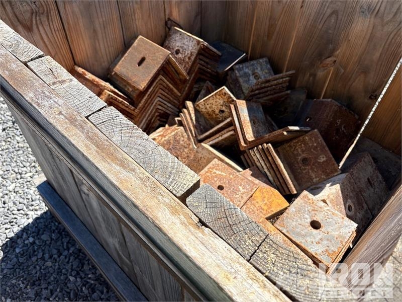 Quantity of (4) Crates of Hardware and Plates Andre komponenter