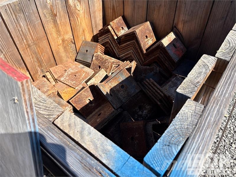 Quantity of (4) Crates of Hardware and Plates Andre komponenter