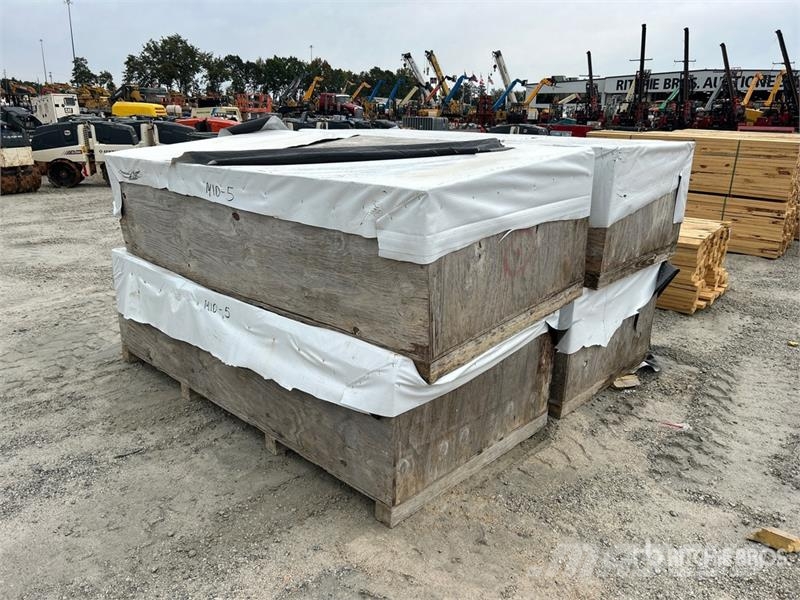 Quantity of (4) Crates of Polyester Round Slings Piezas y equipos para grúas