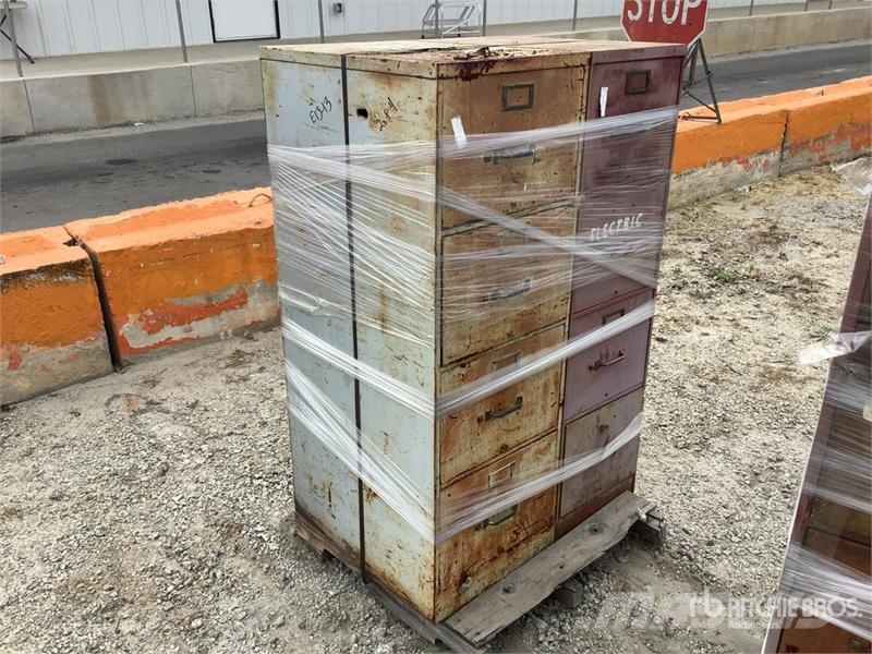 Quantity of (4) Filing Cabinets Sonstige Baumaschinen