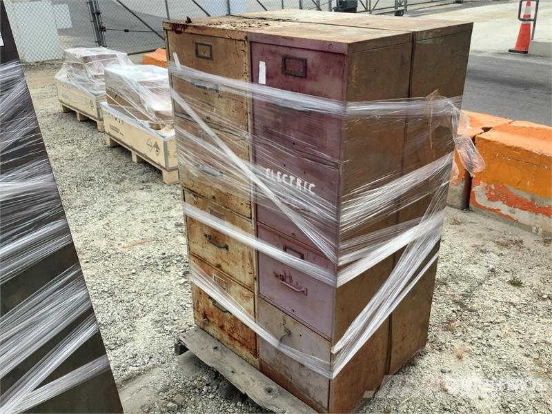 Quantity of (4) Filing Cabinets Sonstige Baumaschinen