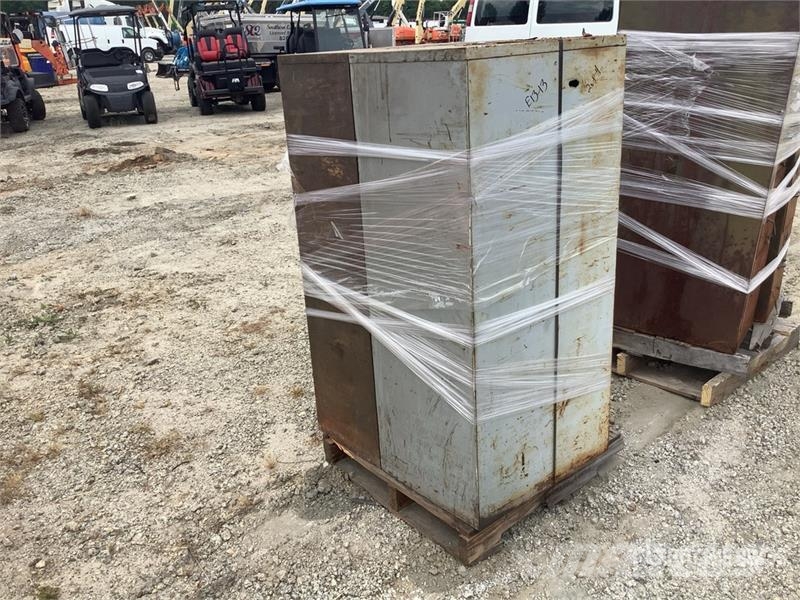 Quantity of (4) Filing Cabinets Sonstige Baumaschinen