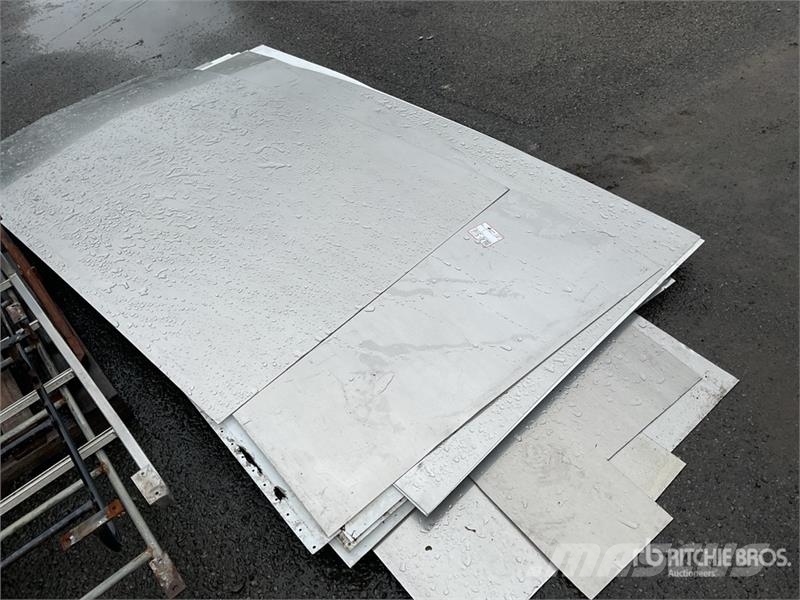 Quantity of 4 ft x 8 ft Aluminum Panels Andet tilbehør