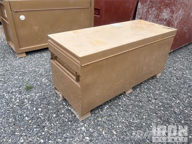  Quantity of (4) Gang Boxes 60 مكونات أخرى