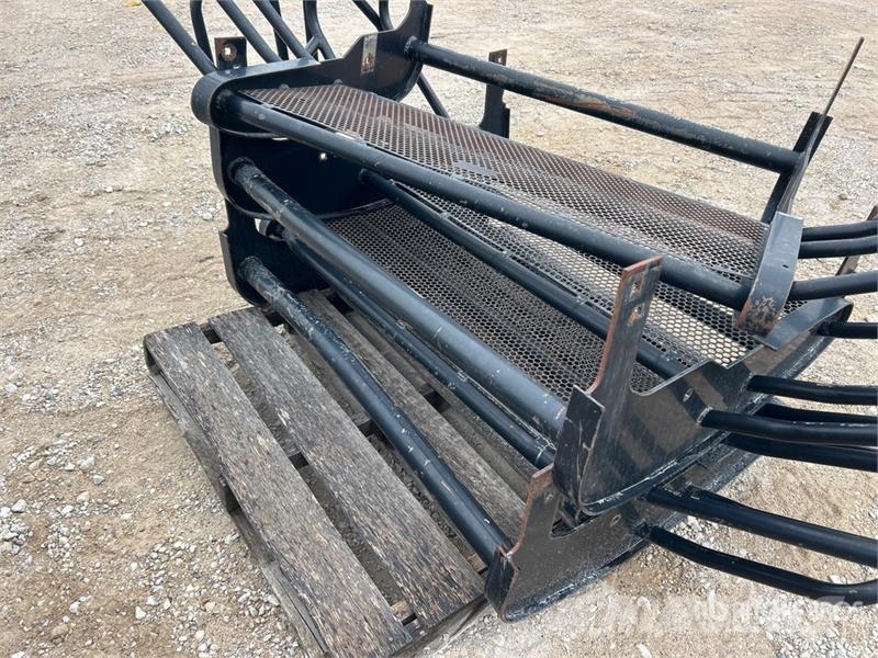  Quantity of (4) Grill guards معدات النقل - غير ذلك
