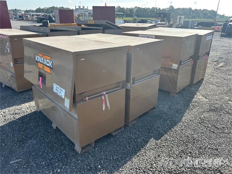  Quantity of (4) Job Site Box Drugi deli