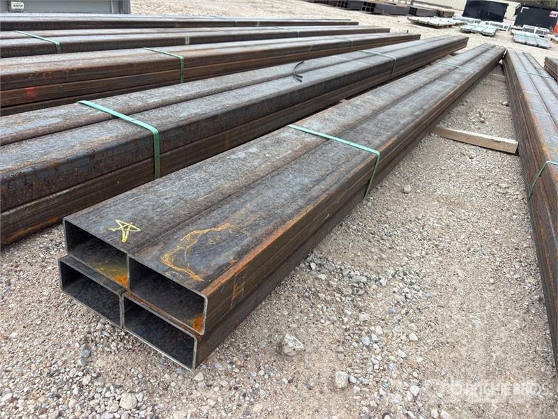 Quantity of (4) Kit Containers 3 in x 6 in x 23 f Treuils, palans et monte-charge