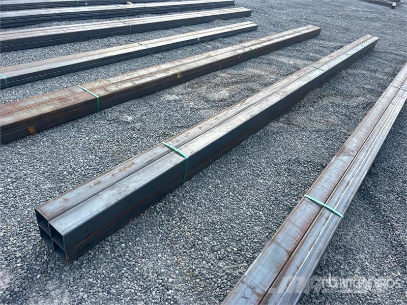 Quantity of (4) Kit Containers 5 in Square Tubing Drugi deli
