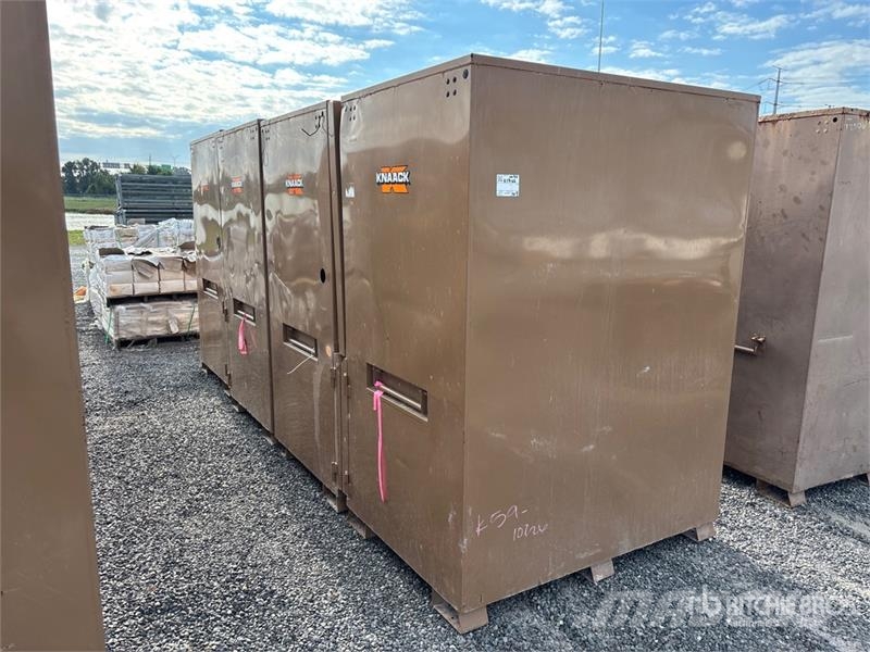 Quantity of (4) Knaack Job Site Box Drugi deli