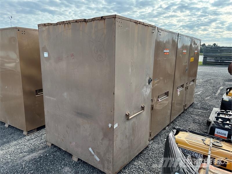 Quantity of (4) Knaack Job Site Box Drugi deli