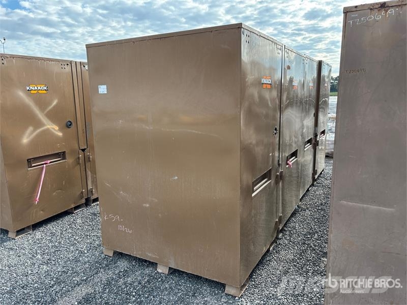 Quantity of (4) Knaack Job Site Box Drugi deli