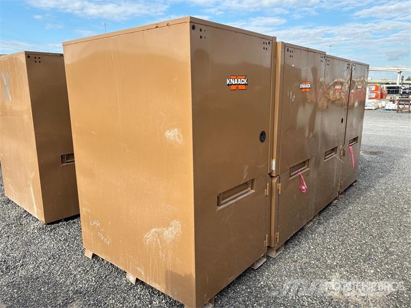 Quantity of (4) Knaack Job Site Box Drugi deli