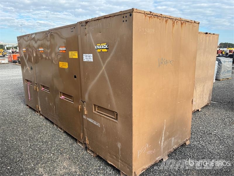 Quantity of (4) Knaack Job Site Box Drugi deli