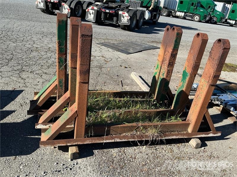  Quantity of (4) McLendon Trailer Landing Gear Legs Drugi deli