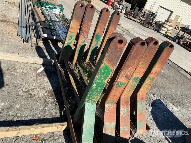  Quantity of (4) McLendon Trailer Landing Gear Legs Drugi deli