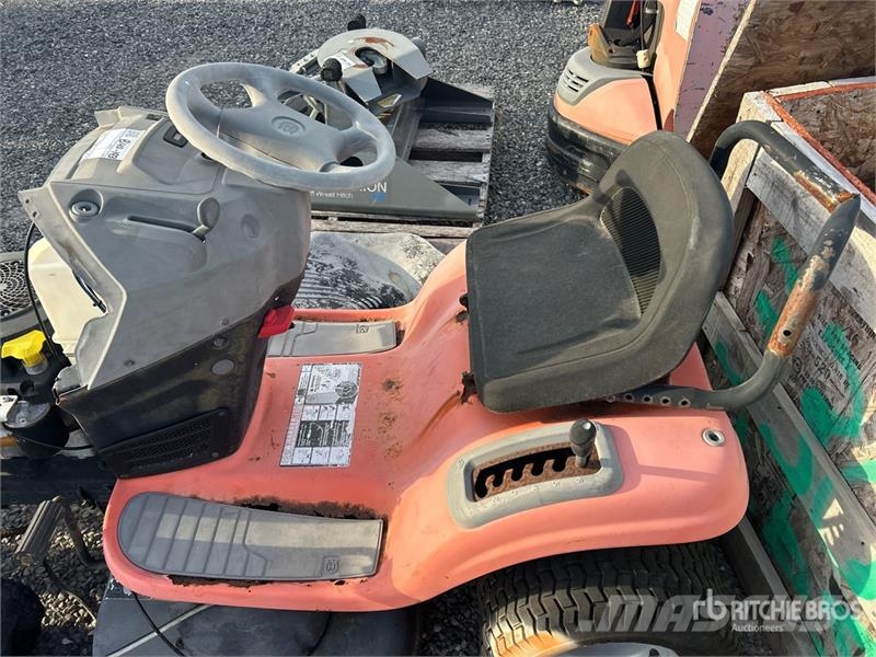 Quantity of (4) Misc Items (Inoperable) Andre komponenter