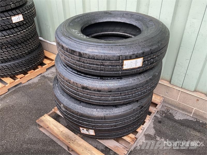 Quantity of (4) New Recapped 11R22.5 Tires Transport - Övriga