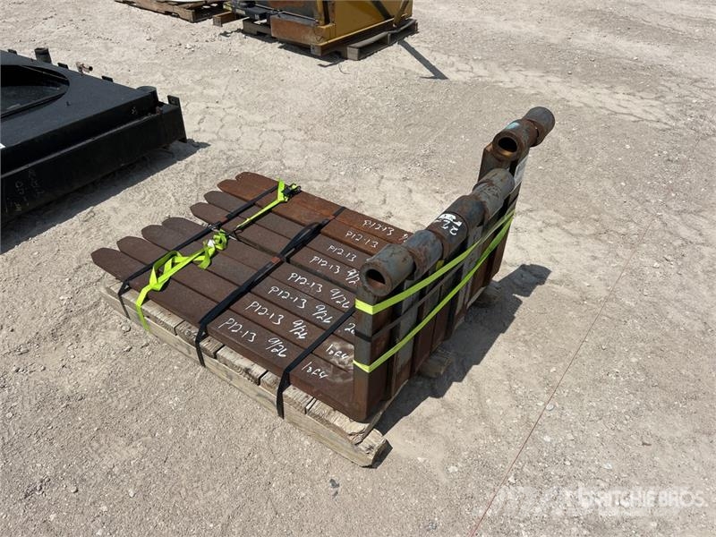  Quantity of (4) Pairs of 48 in Forks Other components