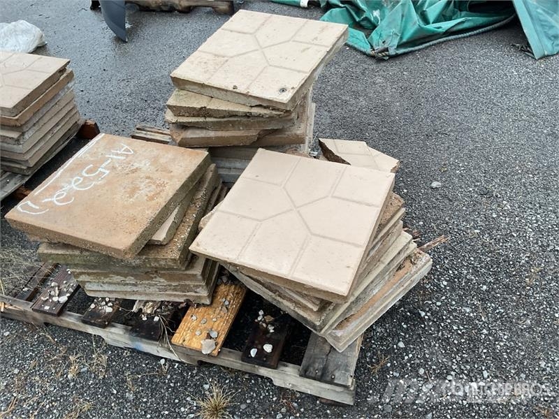 Quantity of (4) Pallets of Landscape Stones Andet tilbehør