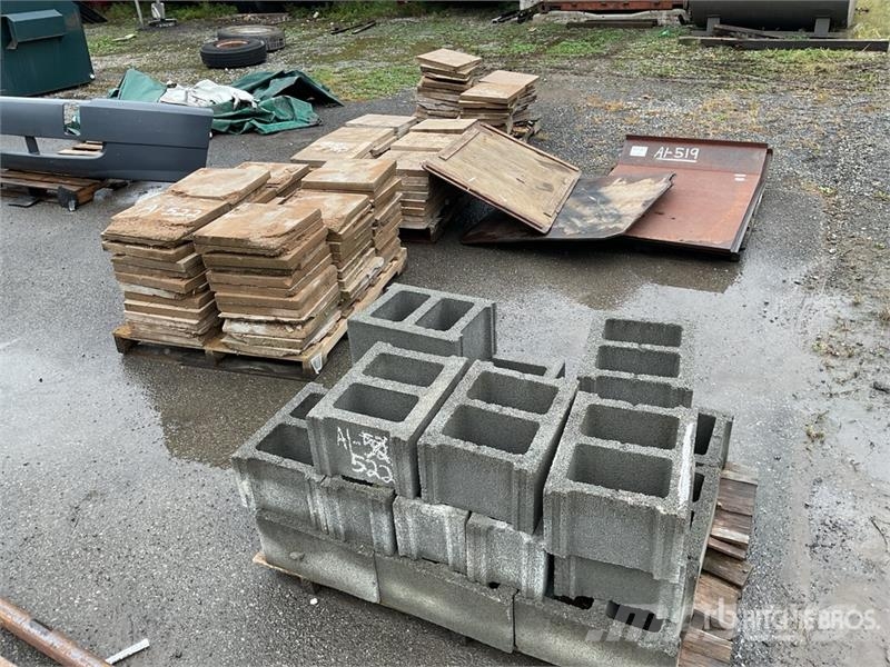 Quantity of (4) Pallets of Landscape Stones Andet tilbehør