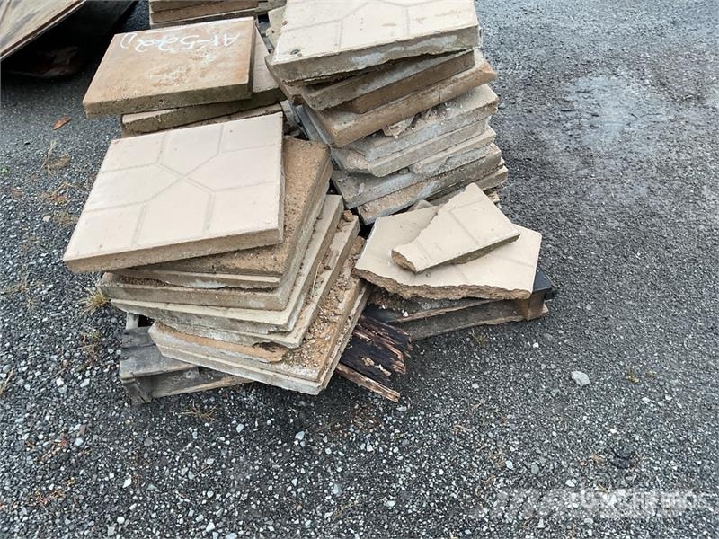 Quantity of (4) Pallets of Landscape Stones Andet tilbehør