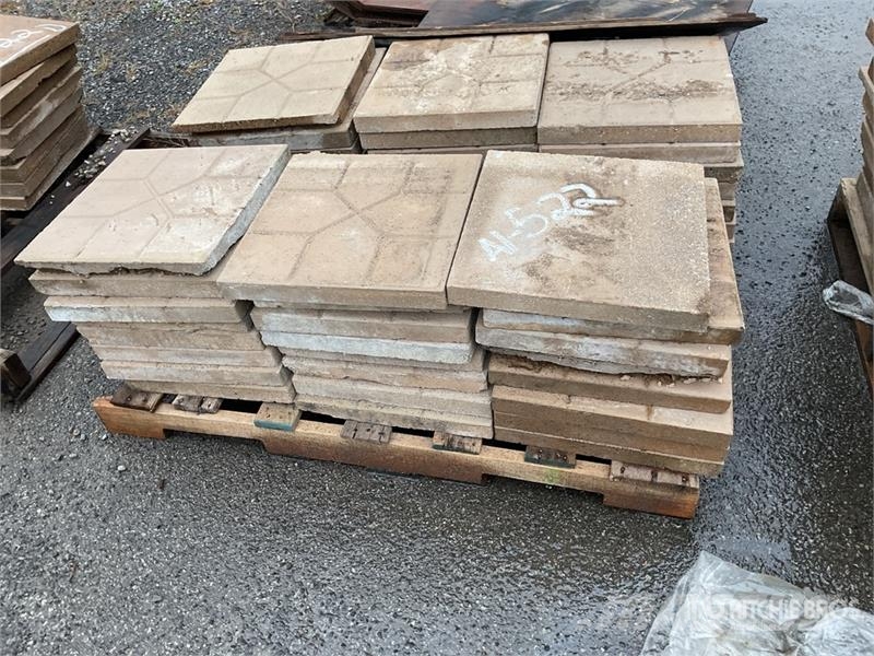 Quantity of (4) Pallets of Landscape Stones Andet tilbehør