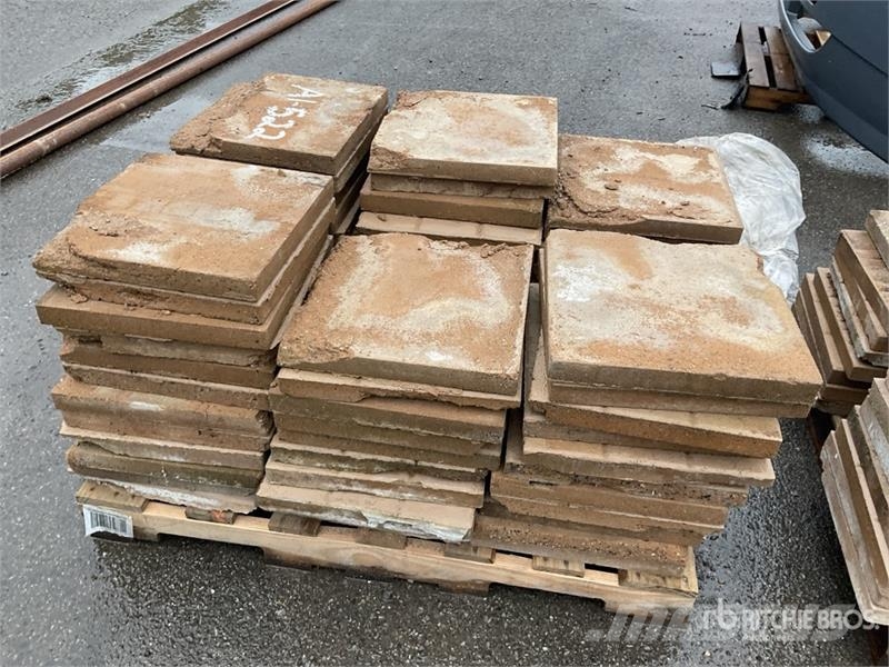 Quantity of (4) Pallets of Landscape Stones Andet tilbehør