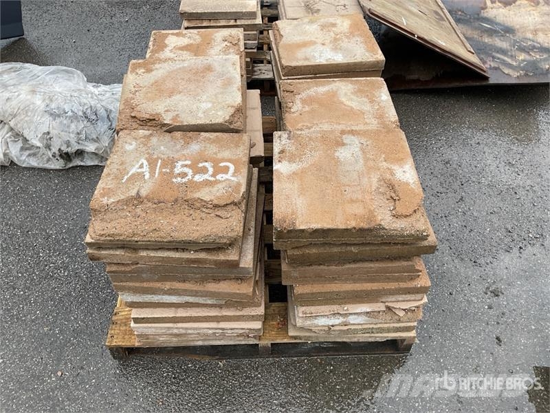 Quantity of (4) Pallets of Landscape Stones Andet tilbehør