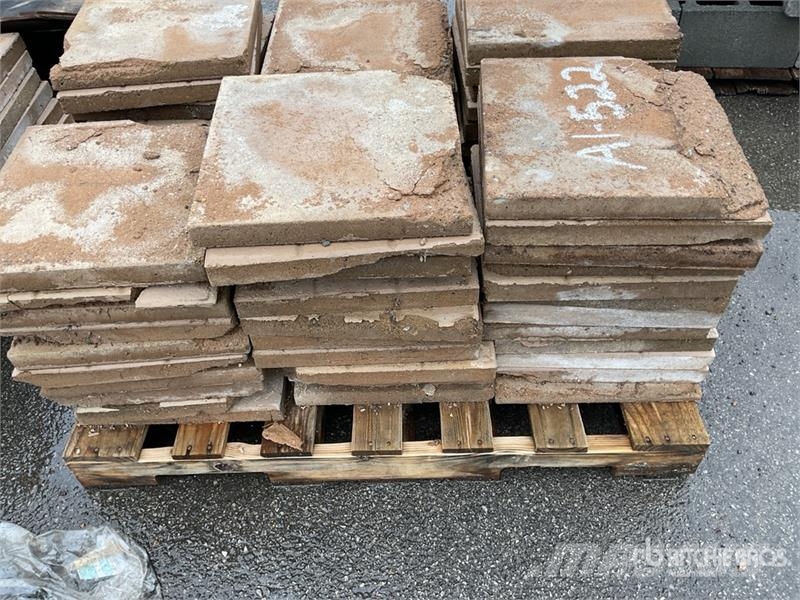 Quantity of (4) Pallets of Landscape Stones Andet tilbehør