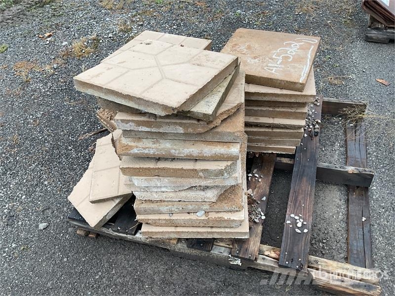 Quantity of (4) Pallets of Landscape Stones Andet tilbehør