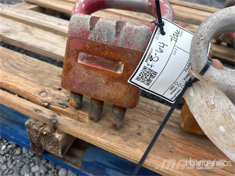 Quantity of (4) Pneumatic 3 Head Scabbler 건설 장비 - 기타