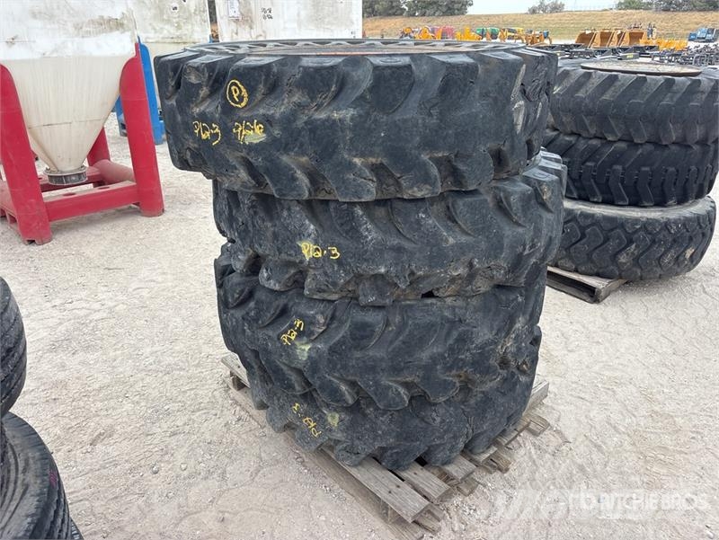 Quantity of (4) Solideal 14-00-24 Aperture Tires Opony, koła i felgi