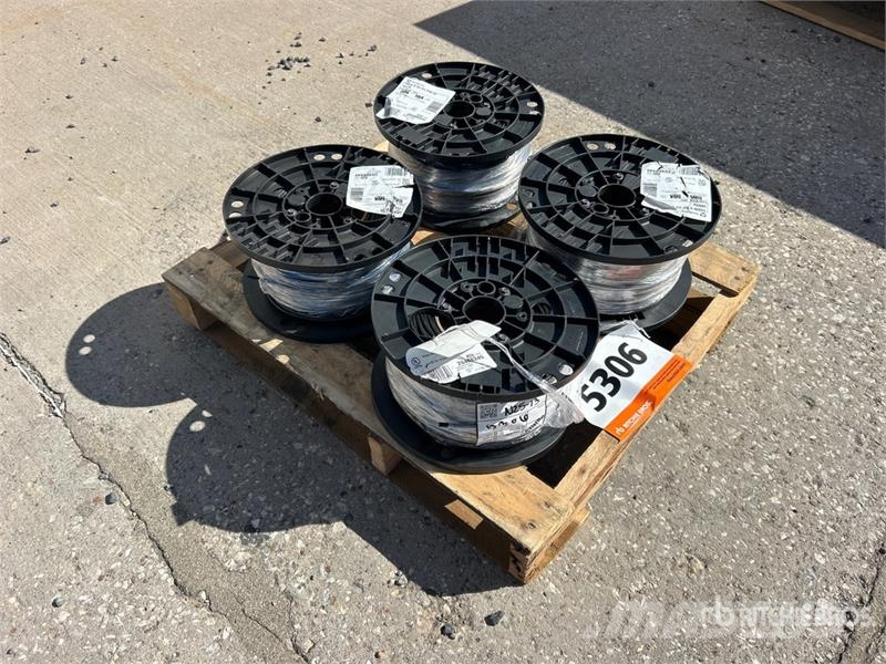 Quantity of (4) Southwire 8AWG Spools of 8 AWG Cop Távvezeték eszközök