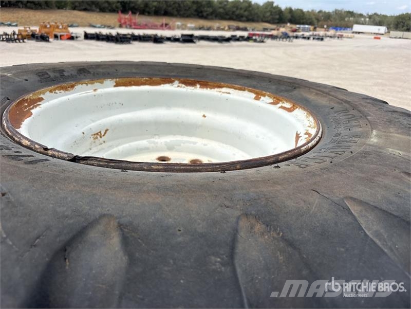 Quantity of (4) STA Rock service 17.5-25 Tires - F Opony, koła i felgi