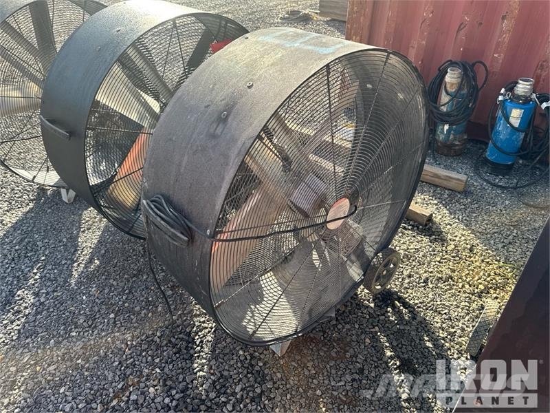  Quantity of (4) Uline 4 fans Fan مكونات أخرى