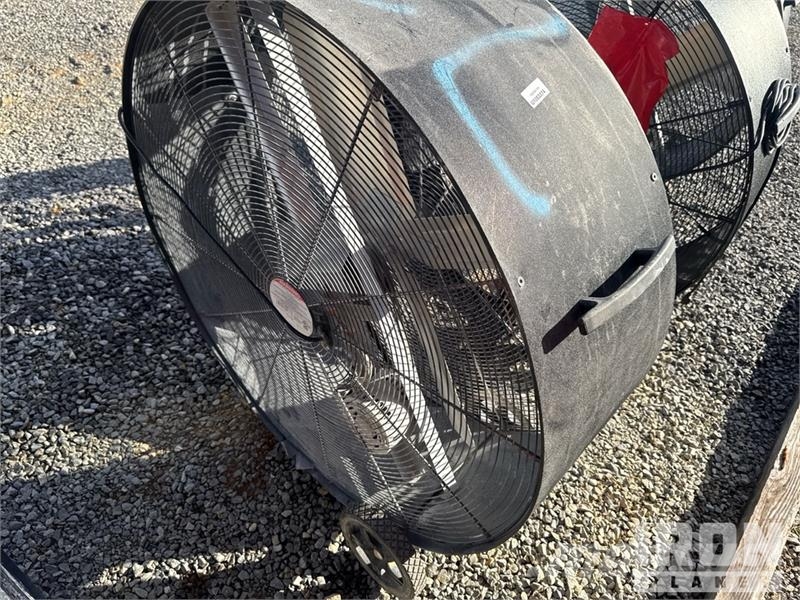  Quantity of (4) Uline 4 fans Fan مكونات أخرى